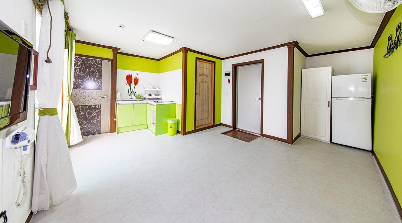 Daecheon Jeulgeoun Pension Boryeong Room photo