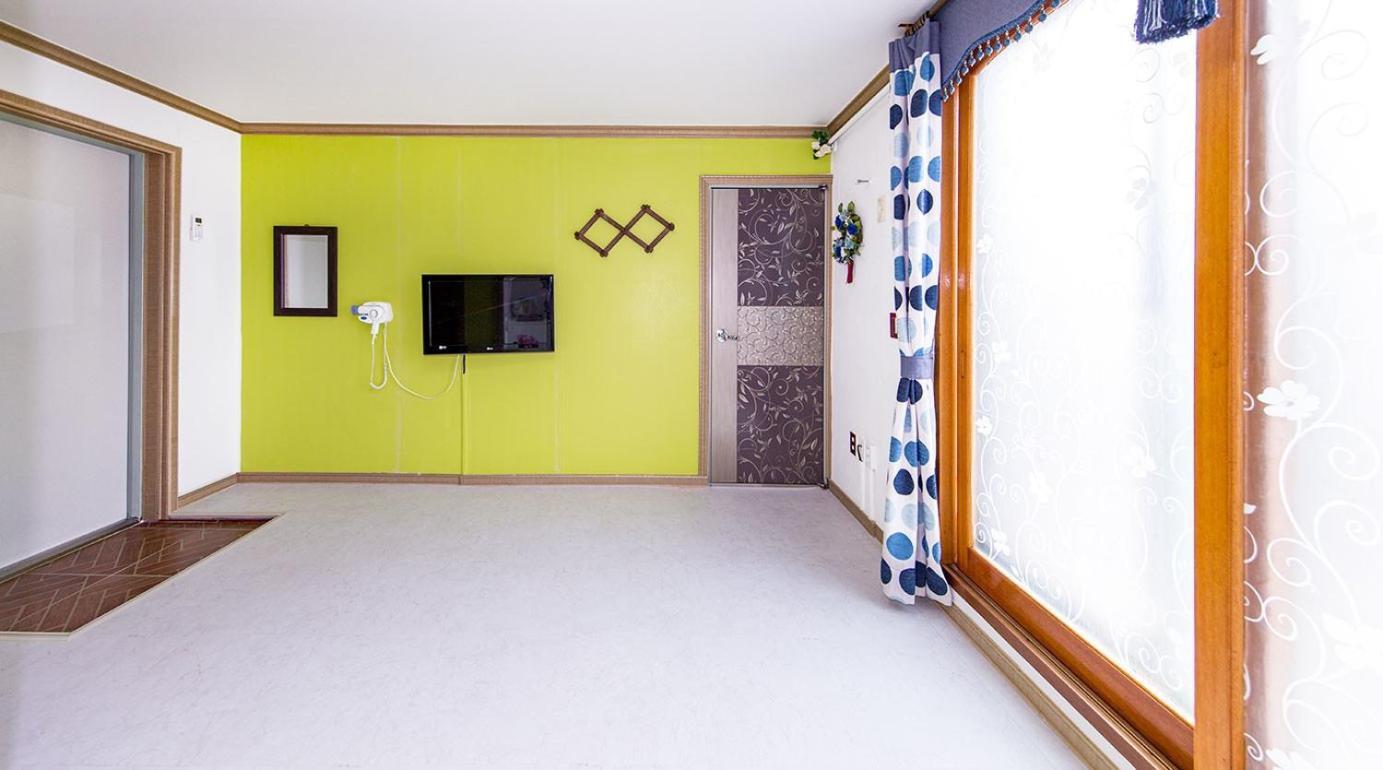 Daecheon Jeulgeoun Pension Boryeong Room photo