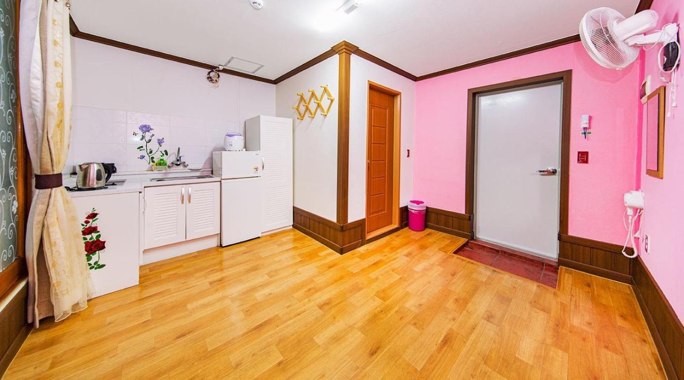 Daecheon Jeulgeoun Pension Boryeong Room photo