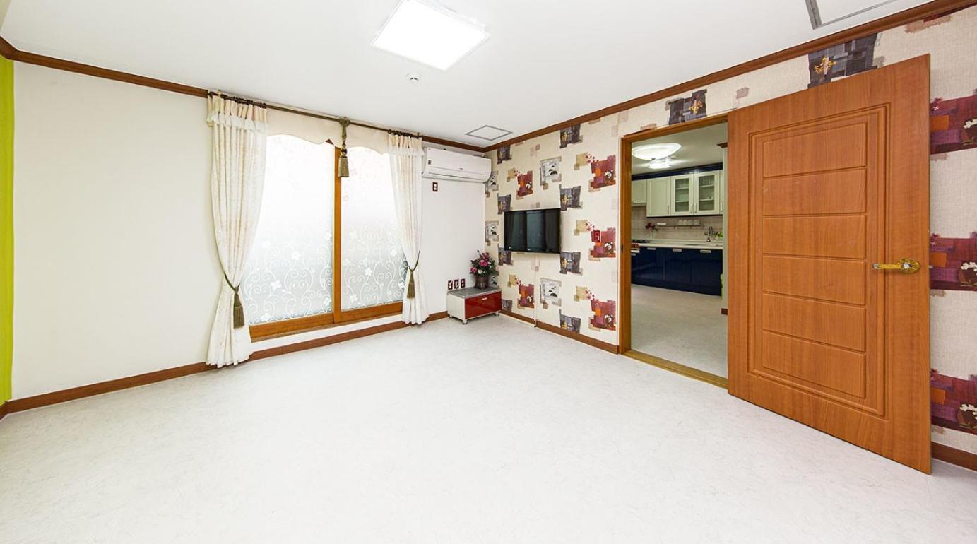 Daecheon Jeulgeoun Pension Boryeong Room photo